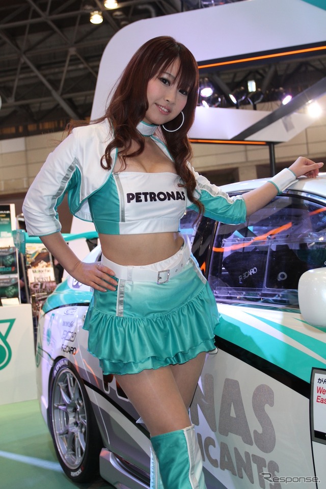ペトロナス コンパニオン(東京オートサロン12)