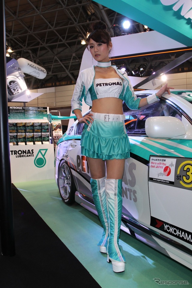 ペトロナス コンパニオン(東京オートサロン12)