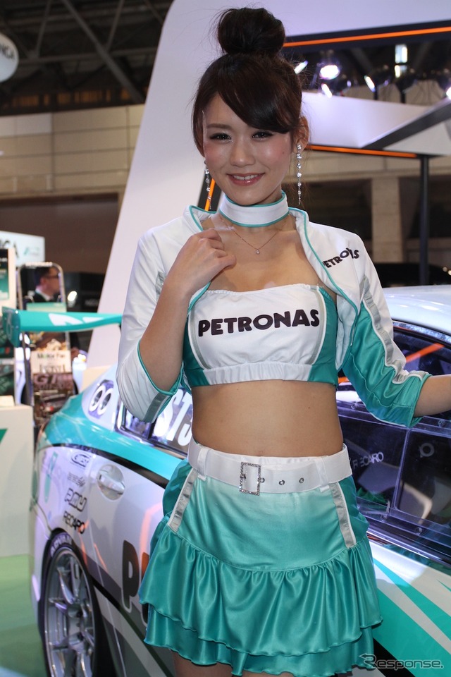 ペトロナス コンパニオン(東京オートサロン12)