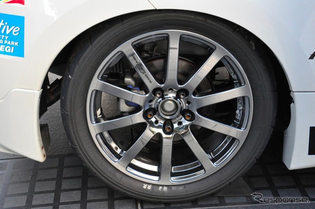 青山本社に展示された ホンダ CR-Z Sports & Eco 仕様