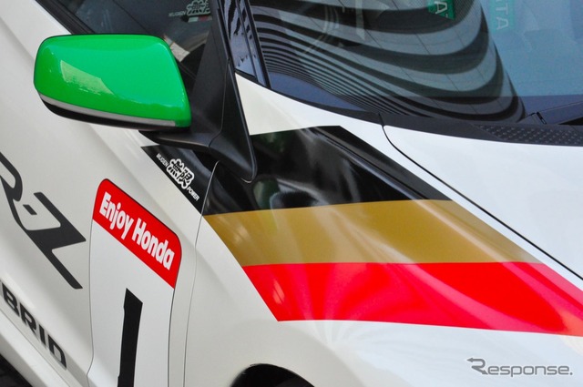 青山本社に展示された ホンダ CR-Z Sports & Eco 仕様