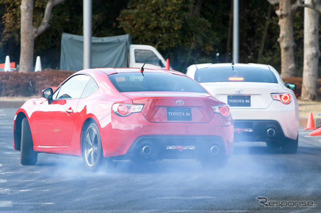 トヨタ86(2月2日、幕張メッセ特設コース)