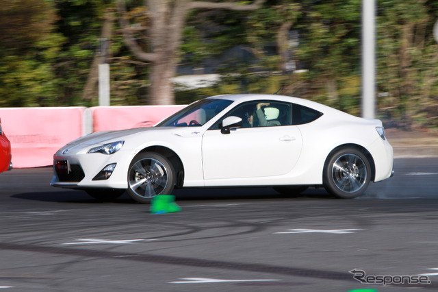 トヨタ86(2月2日、幕張メッセ特設コース)