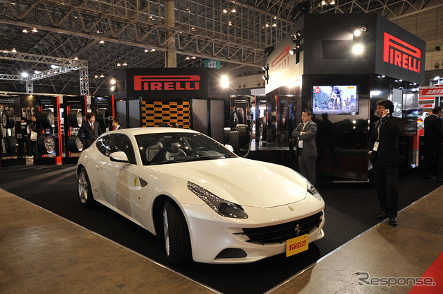 ピレリ(東京オートサロン12)