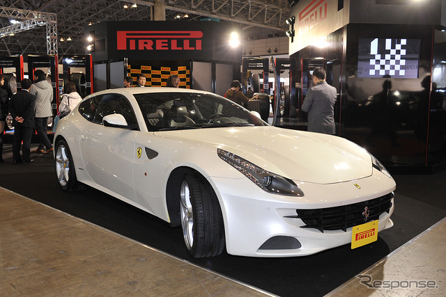 ピレリ(東京オートサロン12)