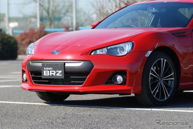 スバルBRZ(Sグレード、6MT)