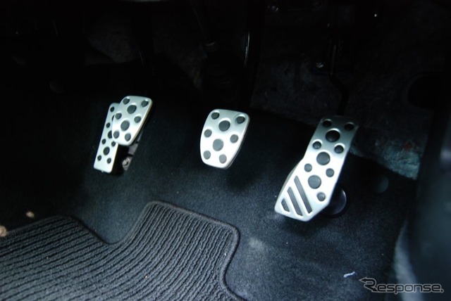 スバルBRZ(Sグレード、6MT)