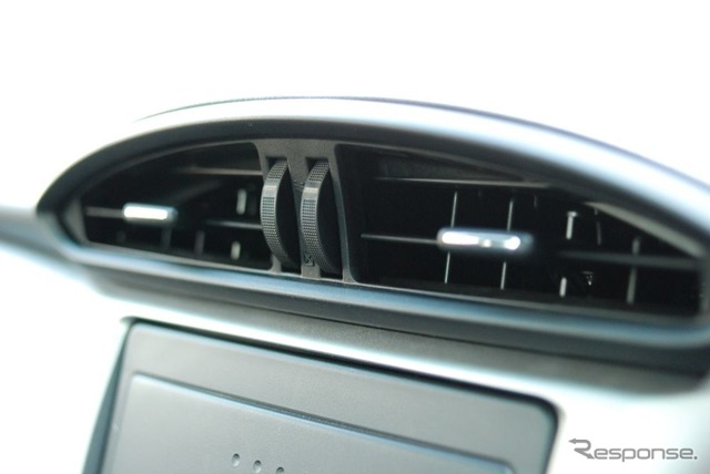 スバルBRZ(Sグレード、6MT)