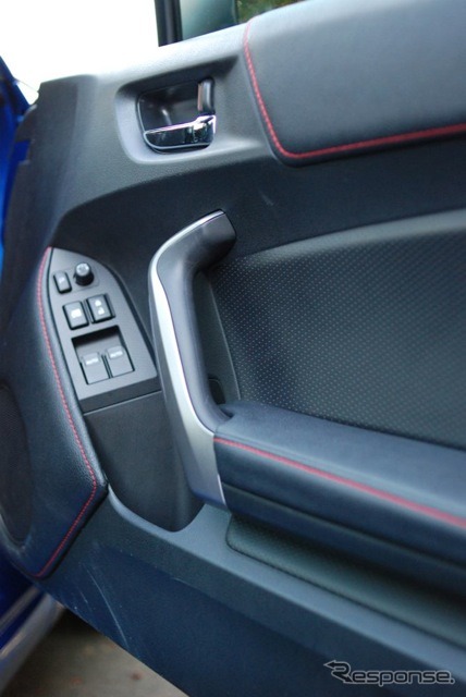 スバルBRZ(Sグレード、6MT)