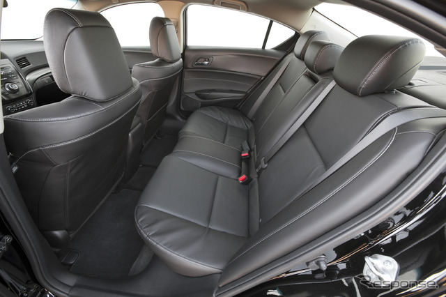 アキュラの新型コンパクトセダン、ILX(シカゴモーターショー12)