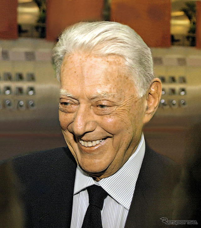 フィアット会長、アニェッリ氏死去…後継者は?
