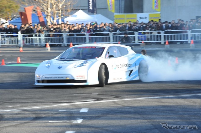 日産 リーフ ニスモ RC(東京オートサロン12)