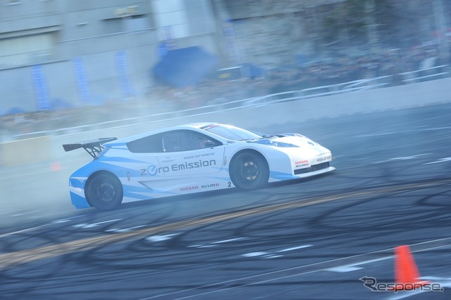日産 リーフ ニスモ RC(東京オートサロン12)
