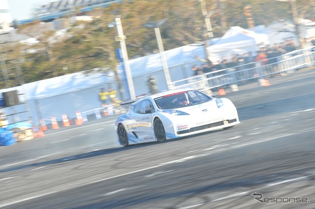 日産 リーフ ニスモ RC(東京オートサロン12)