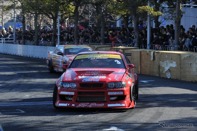 D1 キックオフデモラン(東京オートサロン12)