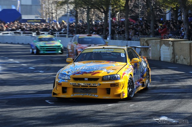 D1 キックオフデモラン(東京オートサロン12)