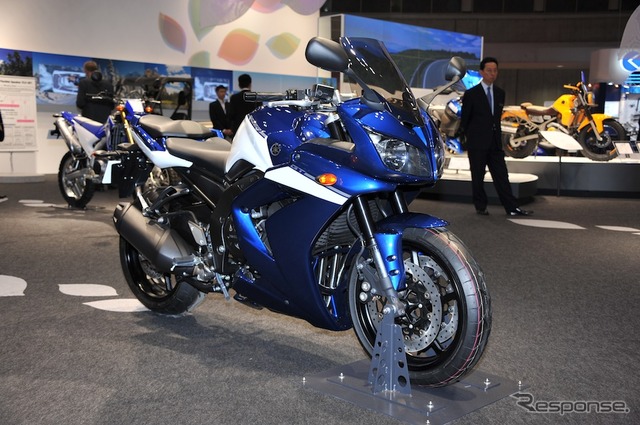 ヤマハ FZ1 FAZER GT(東京モーターショー11)