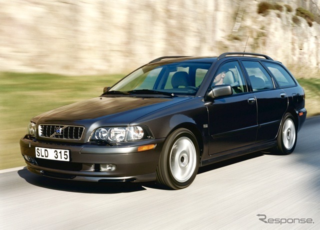 ボルボV40。2004年で生産終了。
