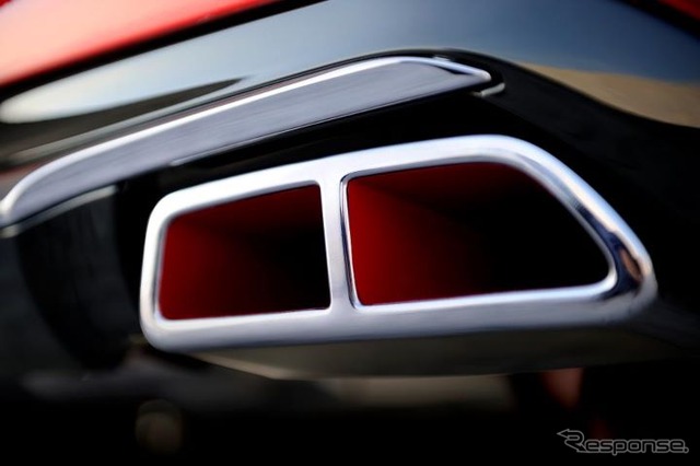 プジョーがFaceboookで公開した画像。208の高性能車、208GTiを示唆した画像と受け取れる