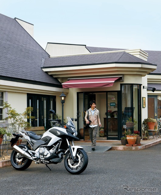 ホンダNC700X(ニューミッドコンセプト第1弾)