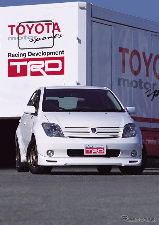 TRDのパーツをイベント価格で、オープニングフェア