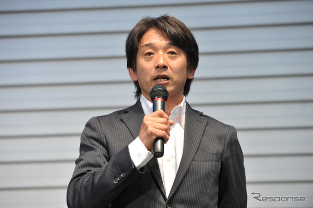 Team UKYOの2012年新体制発表、片山右京氏