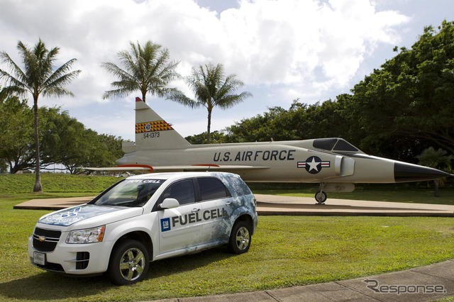 米軍に引き渡されたGMの燃料電池車。シボレー エクイノックスをベースに開発。