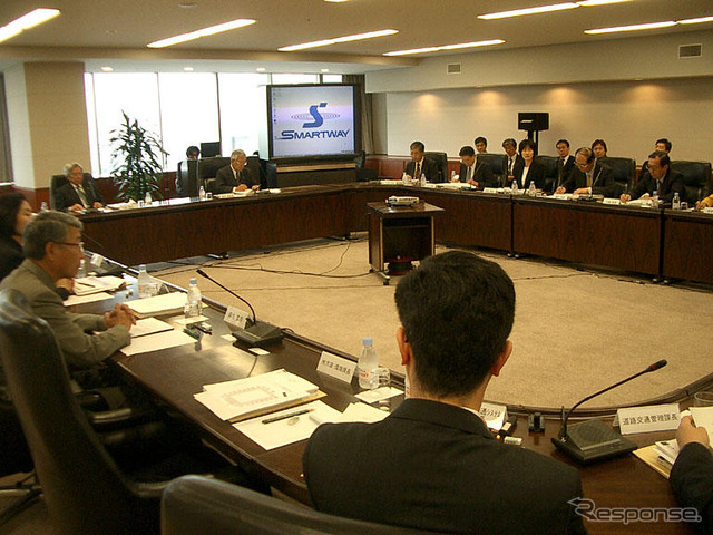 国交省、道路の情報武装に本腰…「スマートウェイ推進会議」再開