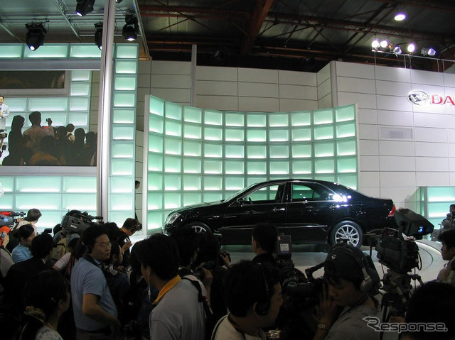 【北京モーターショー04】トヨタ、現地生産のゼロクラウンを出展
