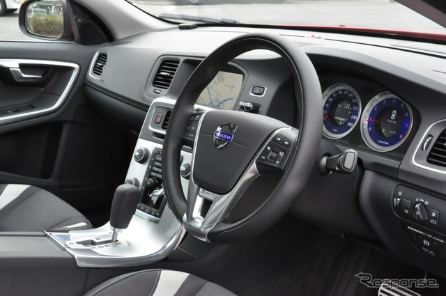 ボルボ S60 T4 R-DESIGN