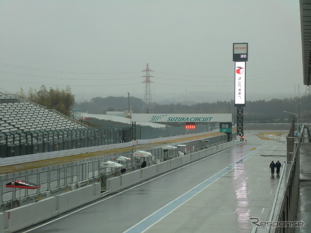 雨の影響でFニッポン鈴鹿テスト初日の午前は走行中止に。