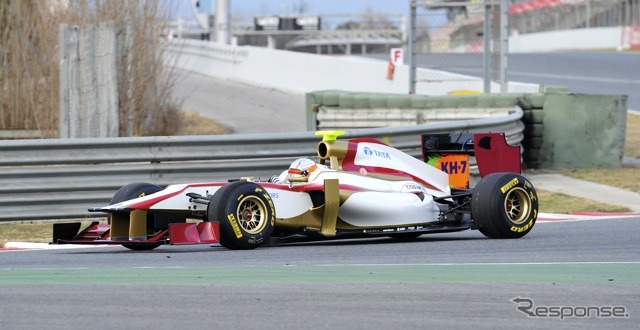 HRT F112（ドライバーはカーティケヤン。バルセロナテスト）