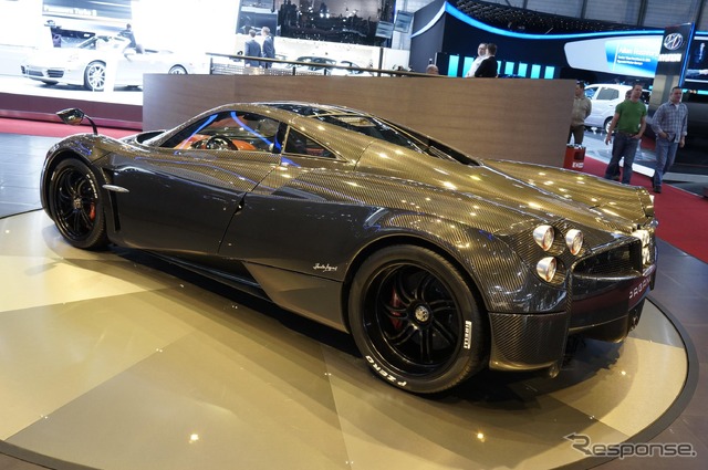 パガーニのスーパーカー、ウアイラのカーボンエディション（ジュネーブモーターショー12）