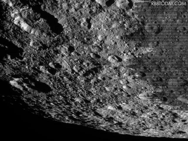 NASAが公表した土星の2番目に大きい衛星の写真