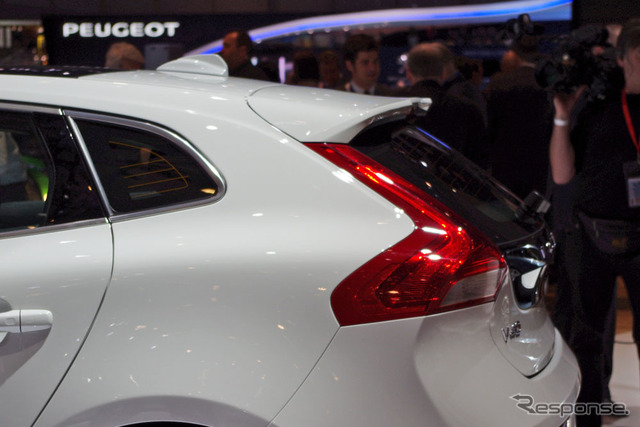 ボルボ V40 新型(ジュネーブモーターショー12)