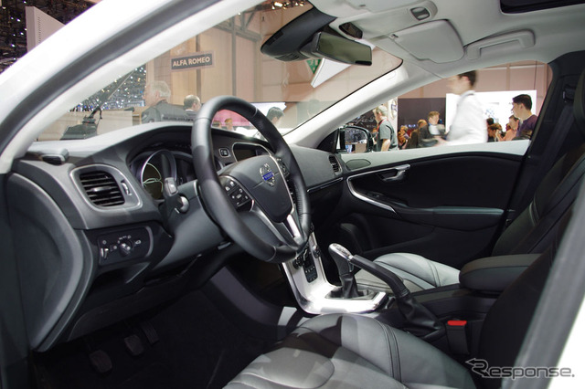 ボルボ V40 新型(ジュネーブモーターショー12)