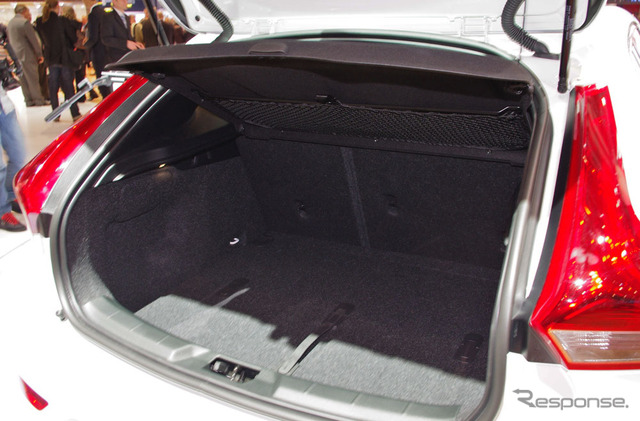 ボルボ V40 新型(ジュネーブモーターショー12)