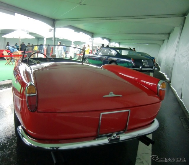 フェラーリ250GTカリフォルニアスパイダー(1957) これは最初のプロトタイプで、TdFをオープンバージョンのようなボディである。