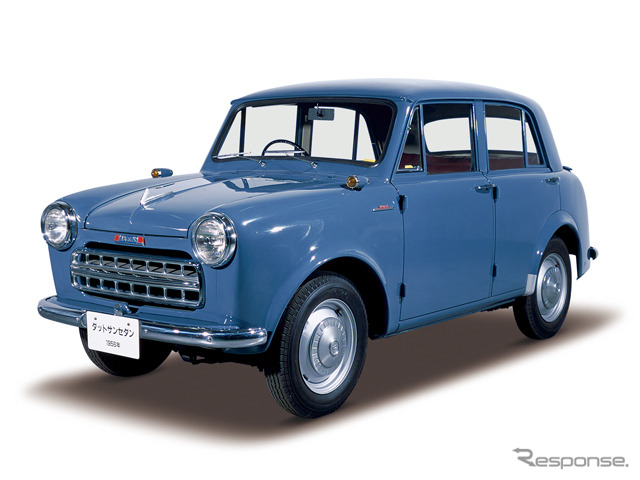 ダットサン・セダン113型（1956年）。戦後初の新規設計。