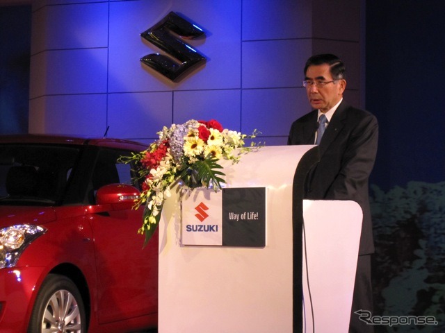 タイでのスイフト発表会。鈴木俊宏副社長