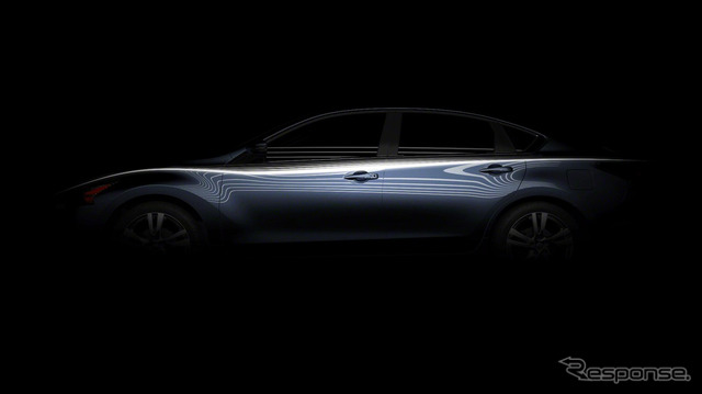 新型日産アルティマの予告画像