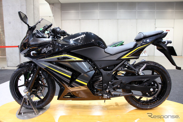 カワサキNinja 250R（東京モーターサイクルショー12）