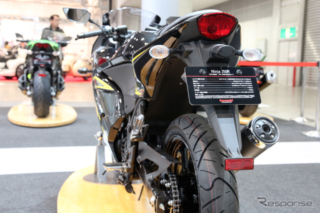 カワサキNinja 250R（東京モーターサイクルショー12）