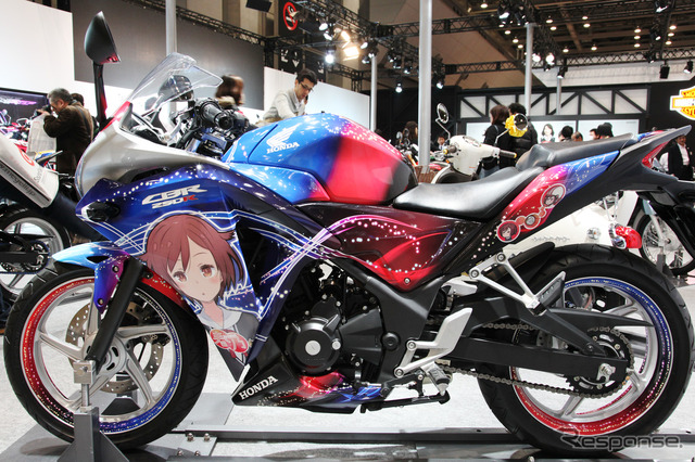 ホンダCBR250Rわんおふ仕様(東京モーターサイクルショー12)