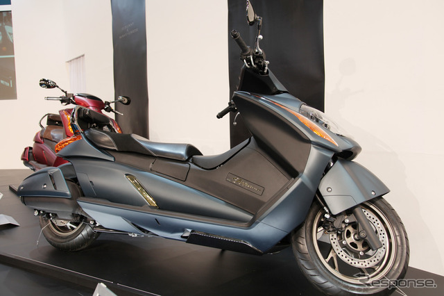 【東京モーターサイクルショー12】スズキ ジェンマ のカラーバリエーション提案