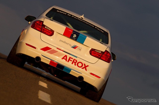南アフリカで発表された新型BMW3シリーズのレーシングカー