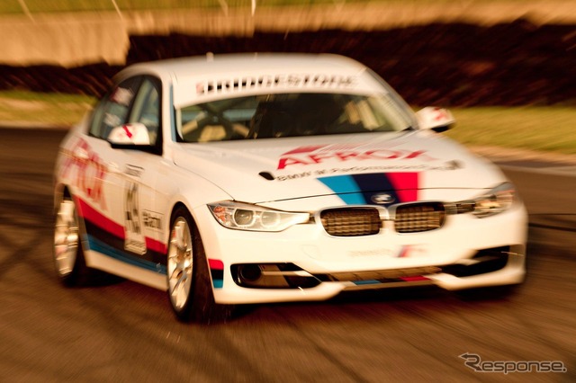 南アフリカで発表された新型BMW3シリーズのレーシングカー