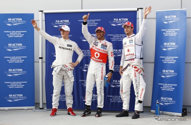 予選トップ3。向かって左からシューマッハ(メルセデスAMG)、ハミルトン(マクラーレン)、バトン(マクラーレン。3月24日、F1マレーシアGP)