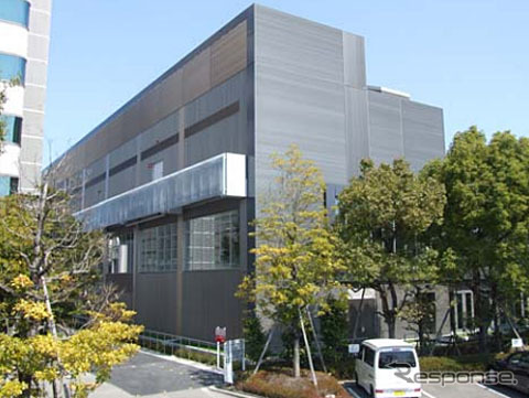 東海ゴム、本社内データセンター外観