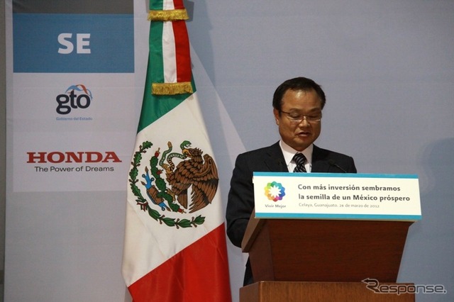 伊東社長。メキシコ新工場くわ入れ式